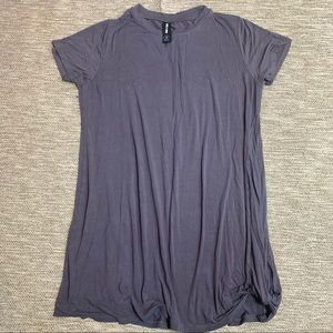 Agnes and Dora tunic tee with side knot detail